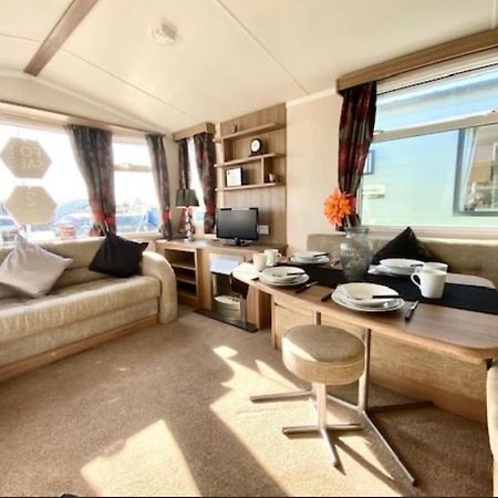 Swift Loire Hotel Jaywick Sands Exterior foto