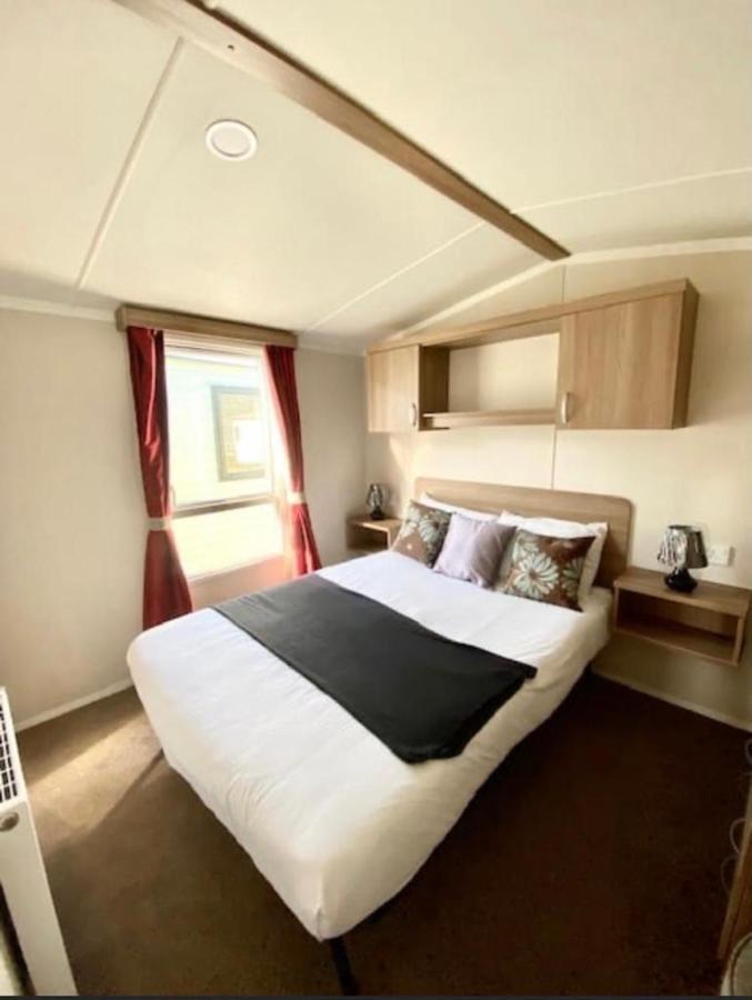 Swift Loire Hotel Jaywick Sands Exterior foto